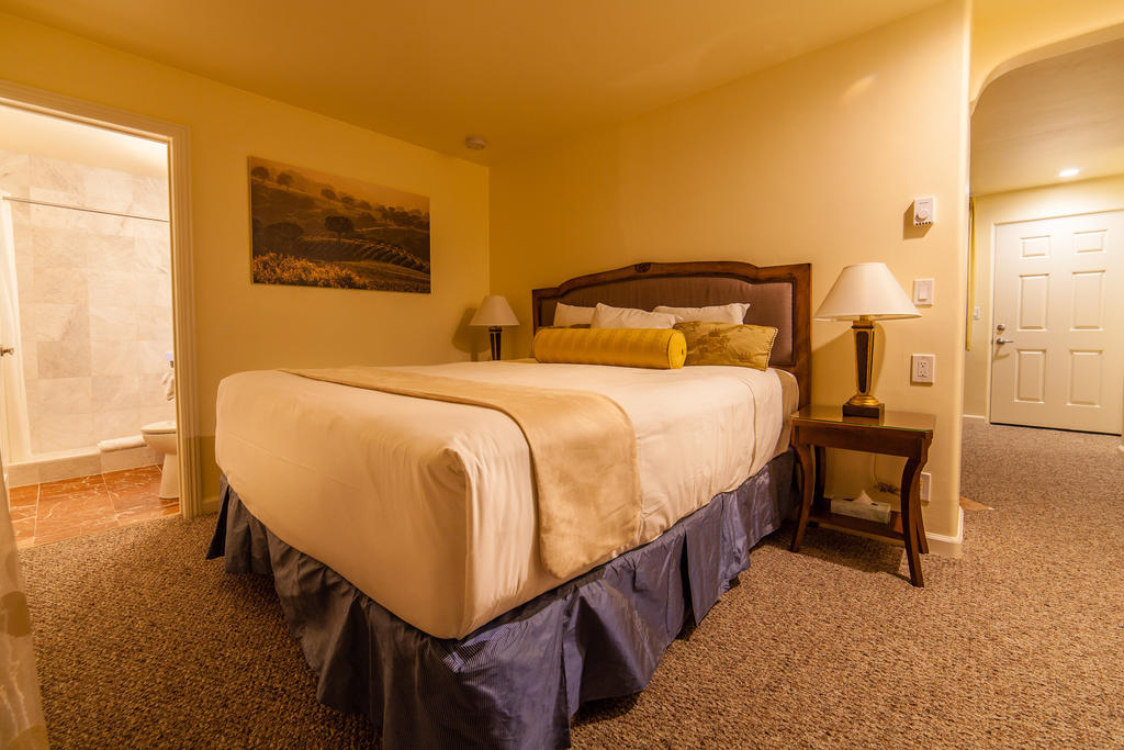 The Vendange Carmel Inn & Suites Chambre photo