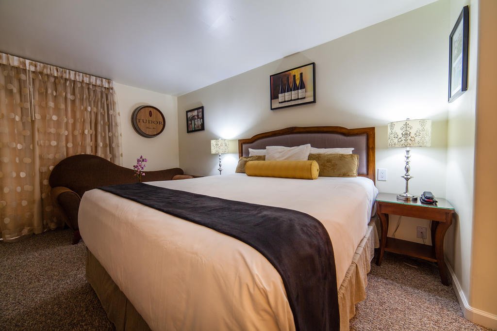 The Vendange Carmel Inn & Suites Chambre photo