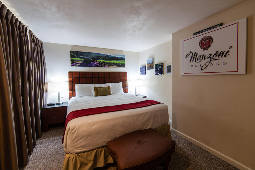 The Vendange Carmel Inn & Suites Chambre photo