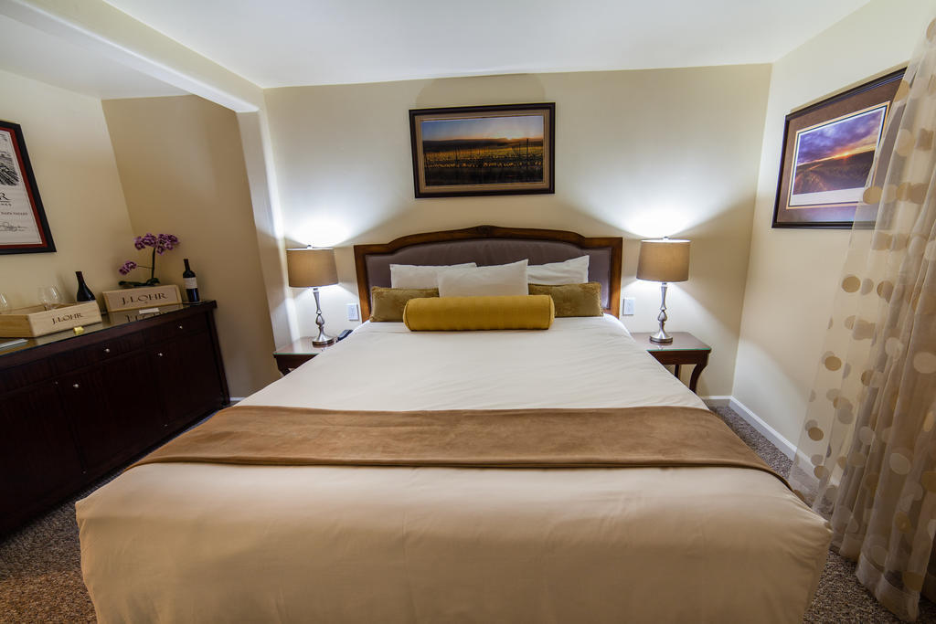 The Vendange Carmel Inn & Suites Chambre photo