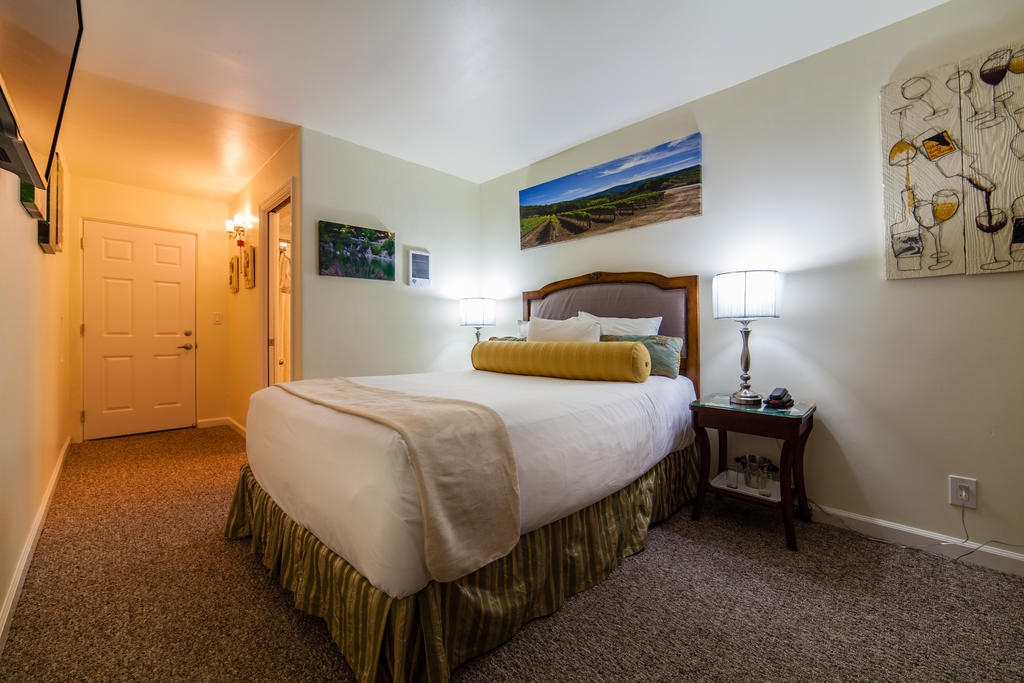 The Vendange Carmel Inn & Suites Chambre photo